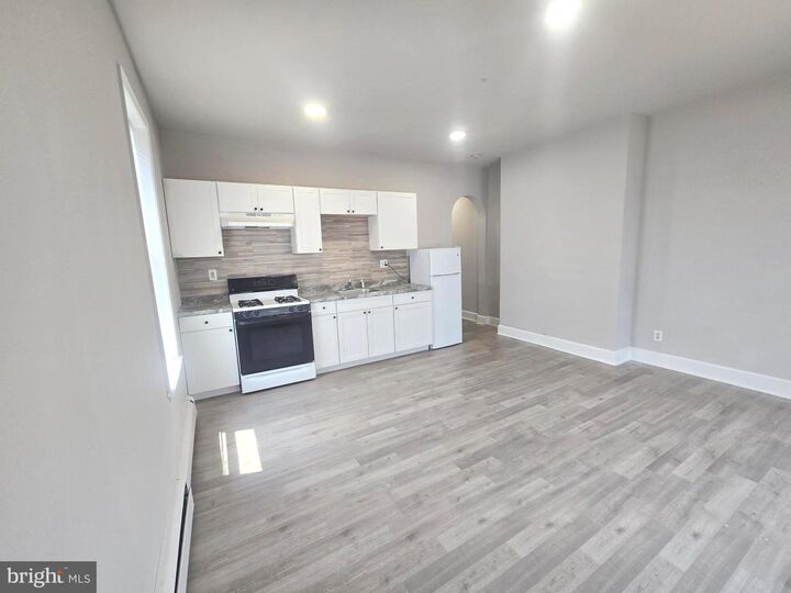 Property Photo:  820 Wynnewood Road 2  PA 19151 