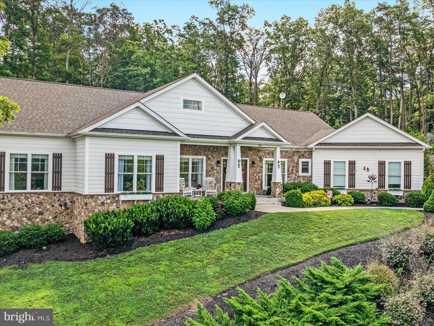 Property Photo: 140 Whistlewood Lane VA 22602