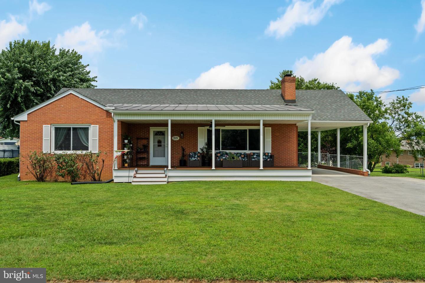 Property Photo:  319 Beechcroft Road  VA 22601 