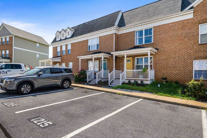 Property Photo:  1215 Old Richmond Cir  VA 22802 