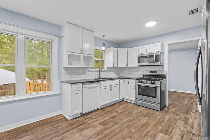 Property Photo:  7501 Oak Ridge Rd  AR 72116 