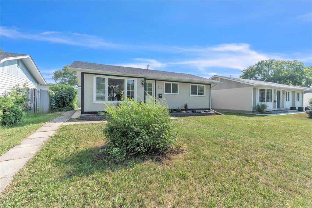Property Photo: 556 McMeans Avenue MB R2C 0X5