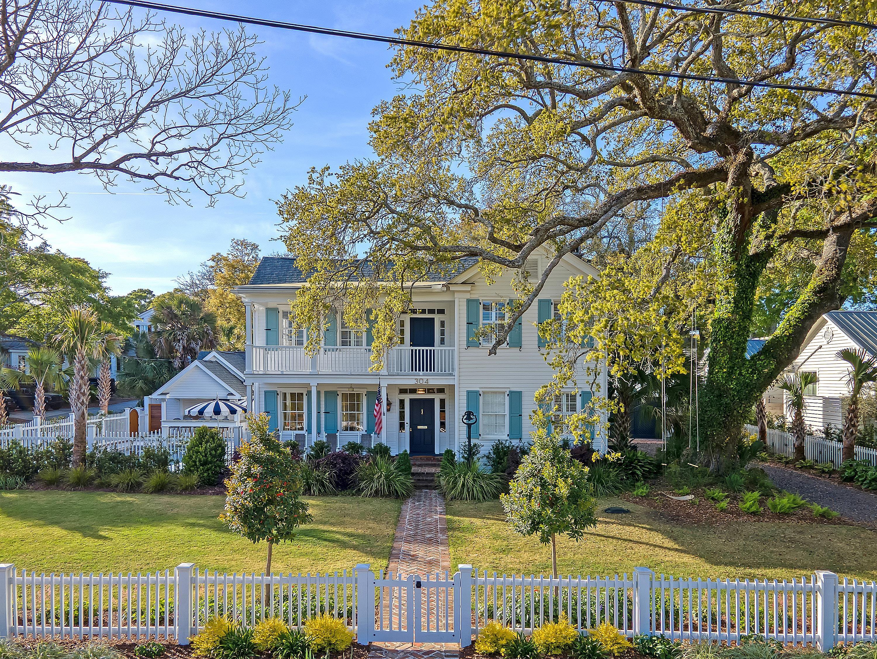 Property Photo:  304 Bank Street  SC 29464 