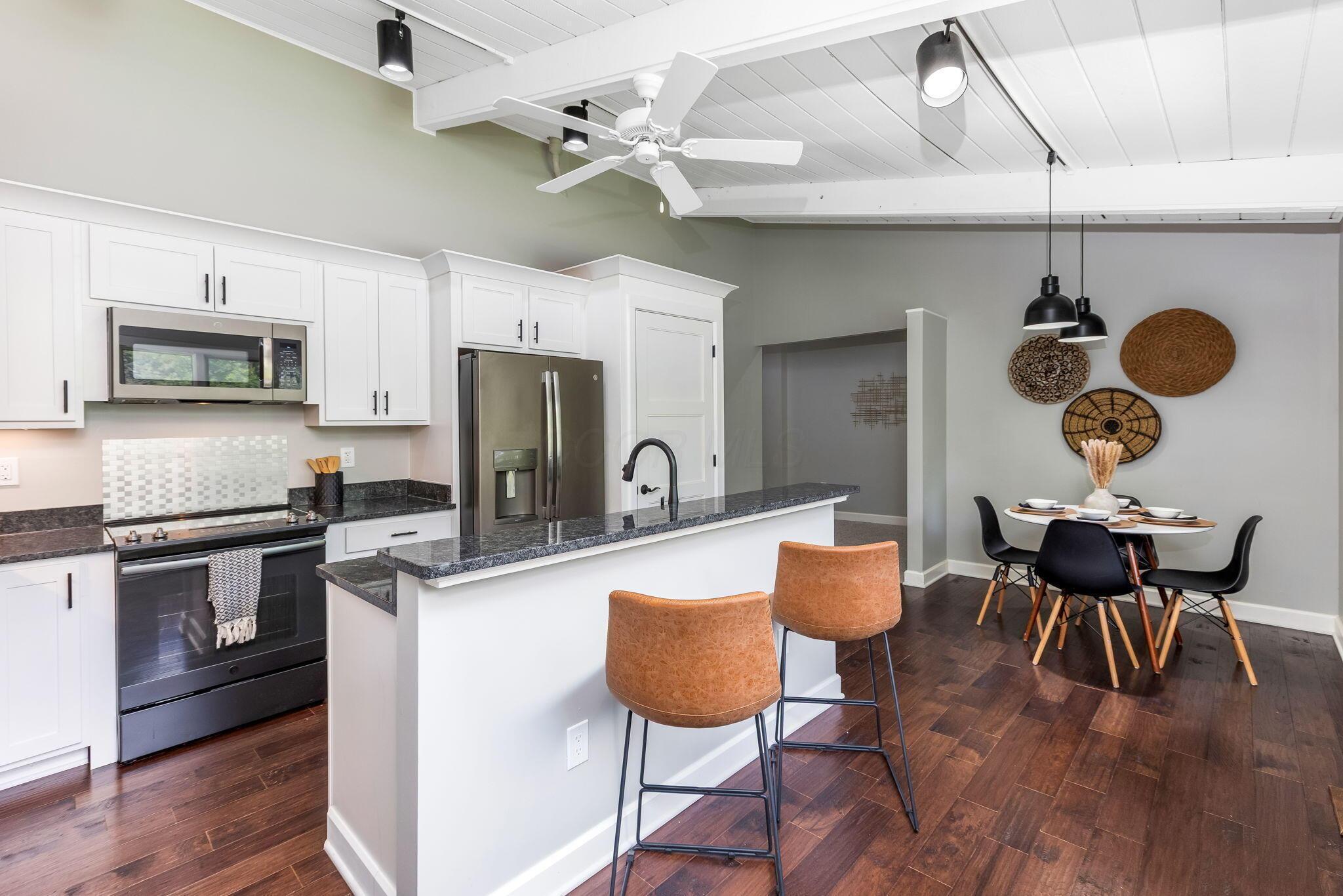 Property Photo: 2109 W 5th Avenue OH 43212