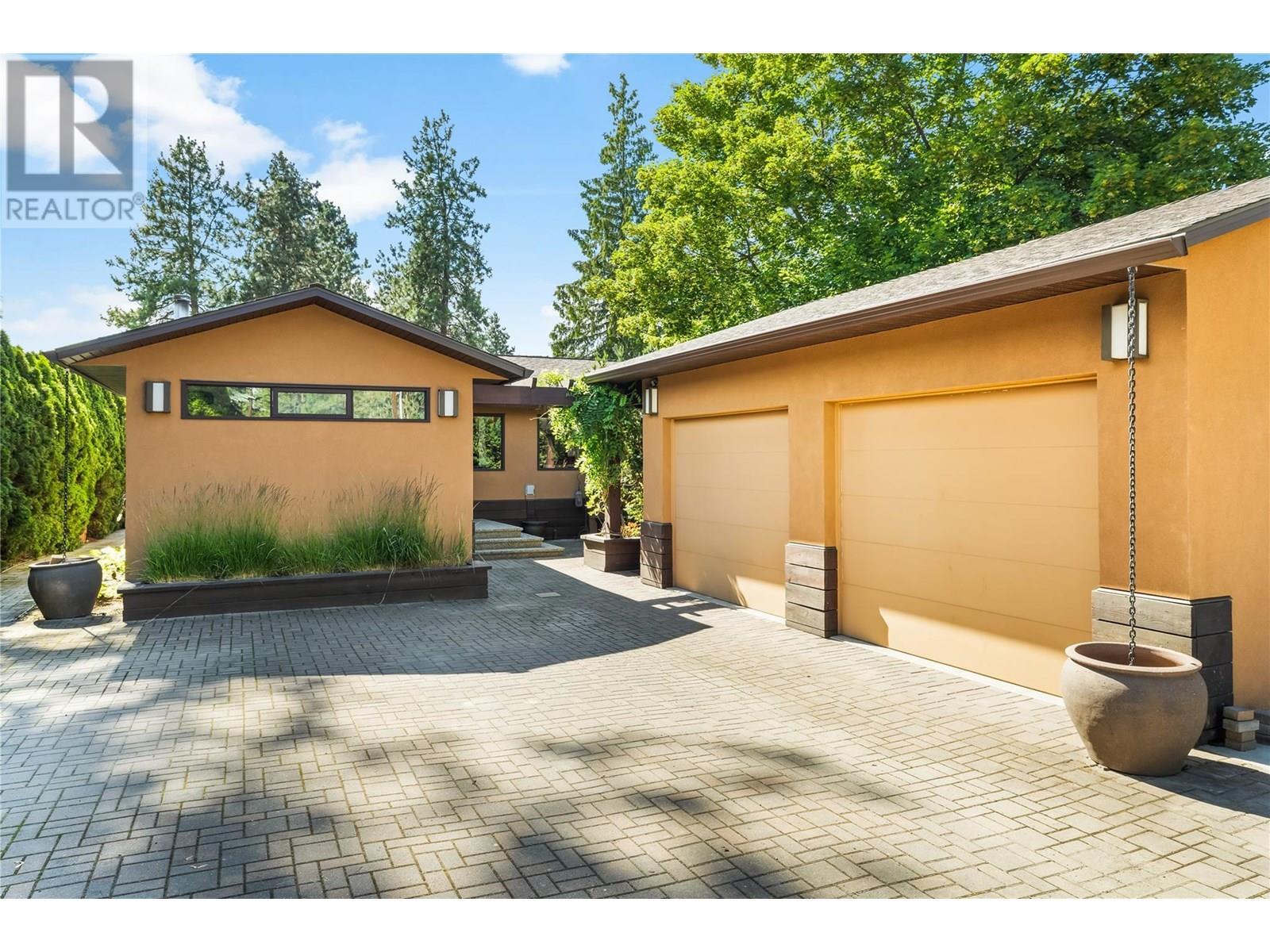 Photo de la propriété: 3950 June Springs Road BC V1W 4E4