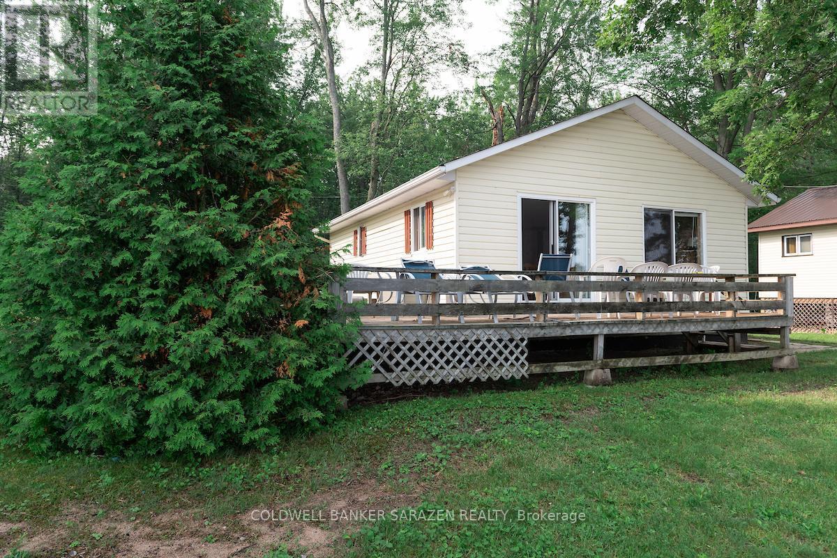 Property Photo:  351 Leavoy Lane  ON K7V 3Z8 