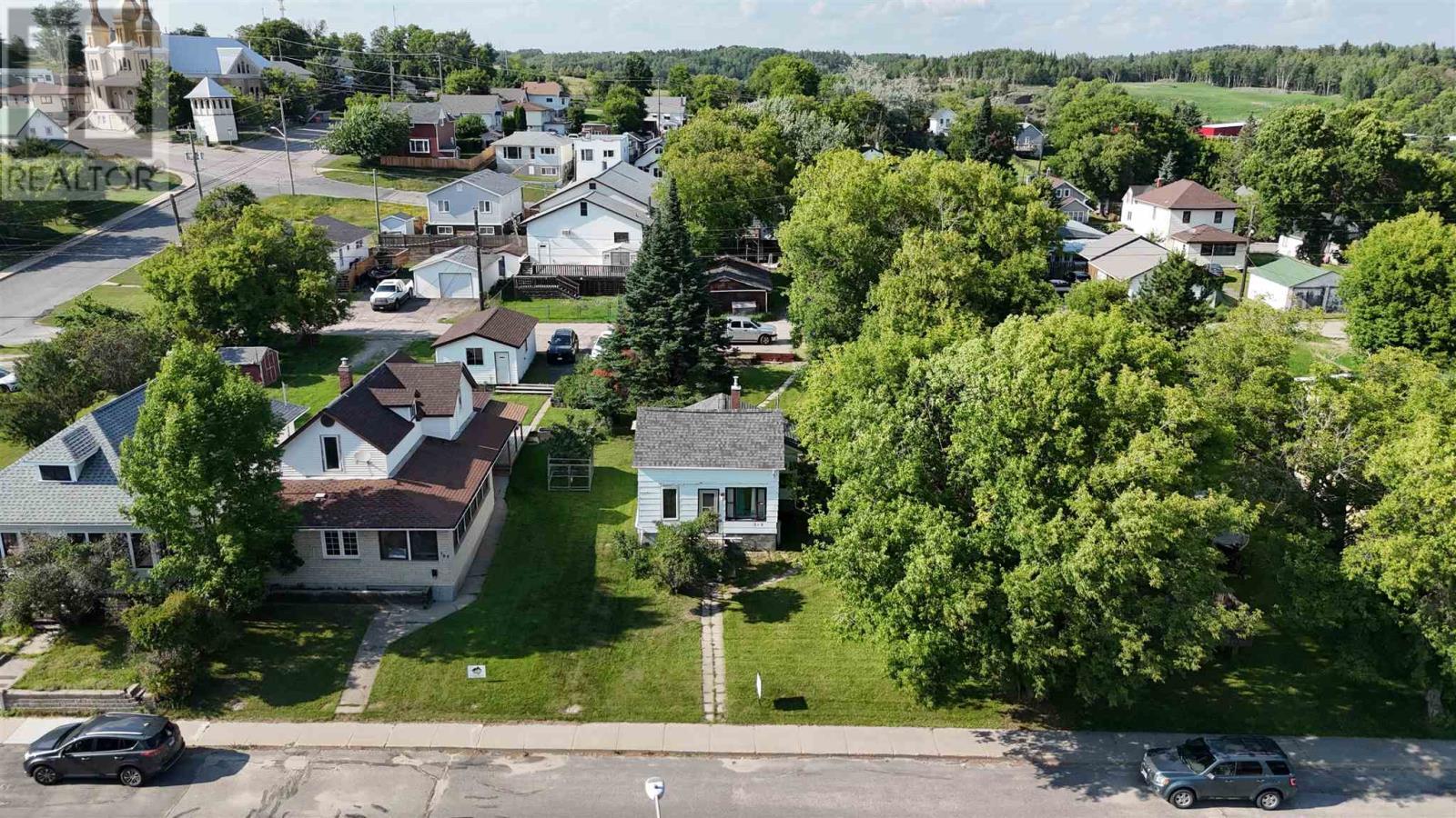 512 Third St N  Kenora ON P9N 2M3 photo