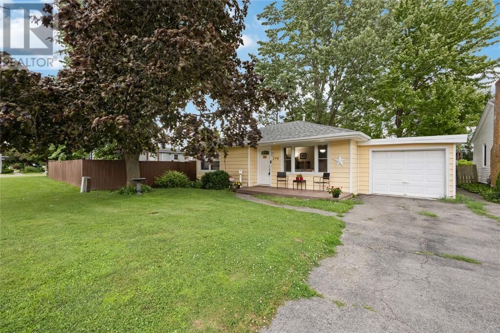 Photo de la propriété: 298 Lorne Avenue ON N8A 2Z2