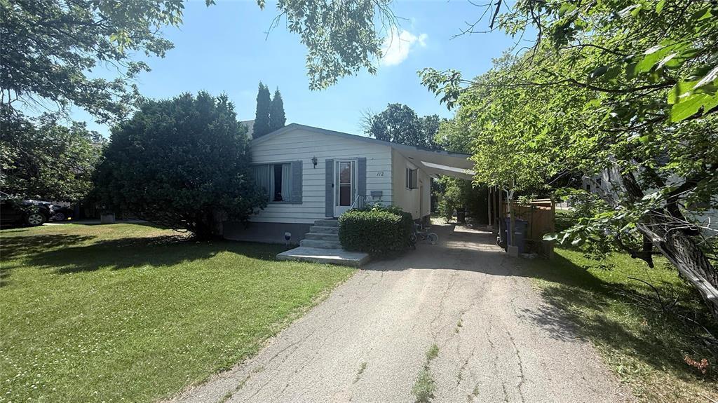 Property Photo: 112 Moore Avenue MB R2M 2C3