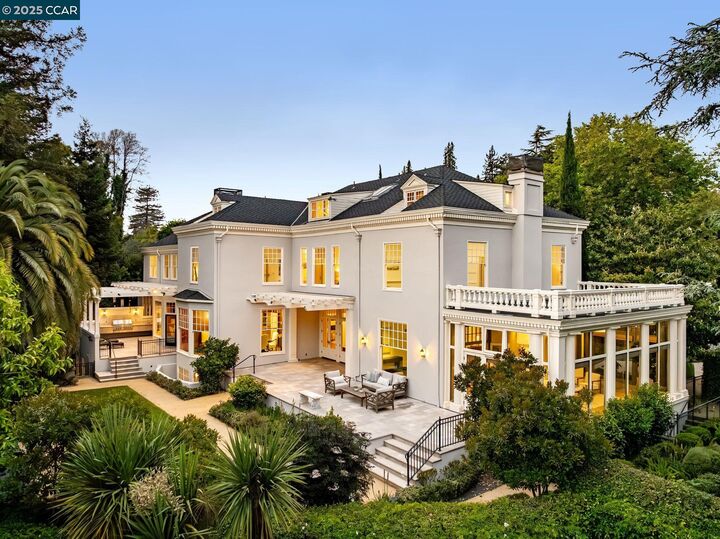 Property Photo:  25 Crocker Ave  CA 94611