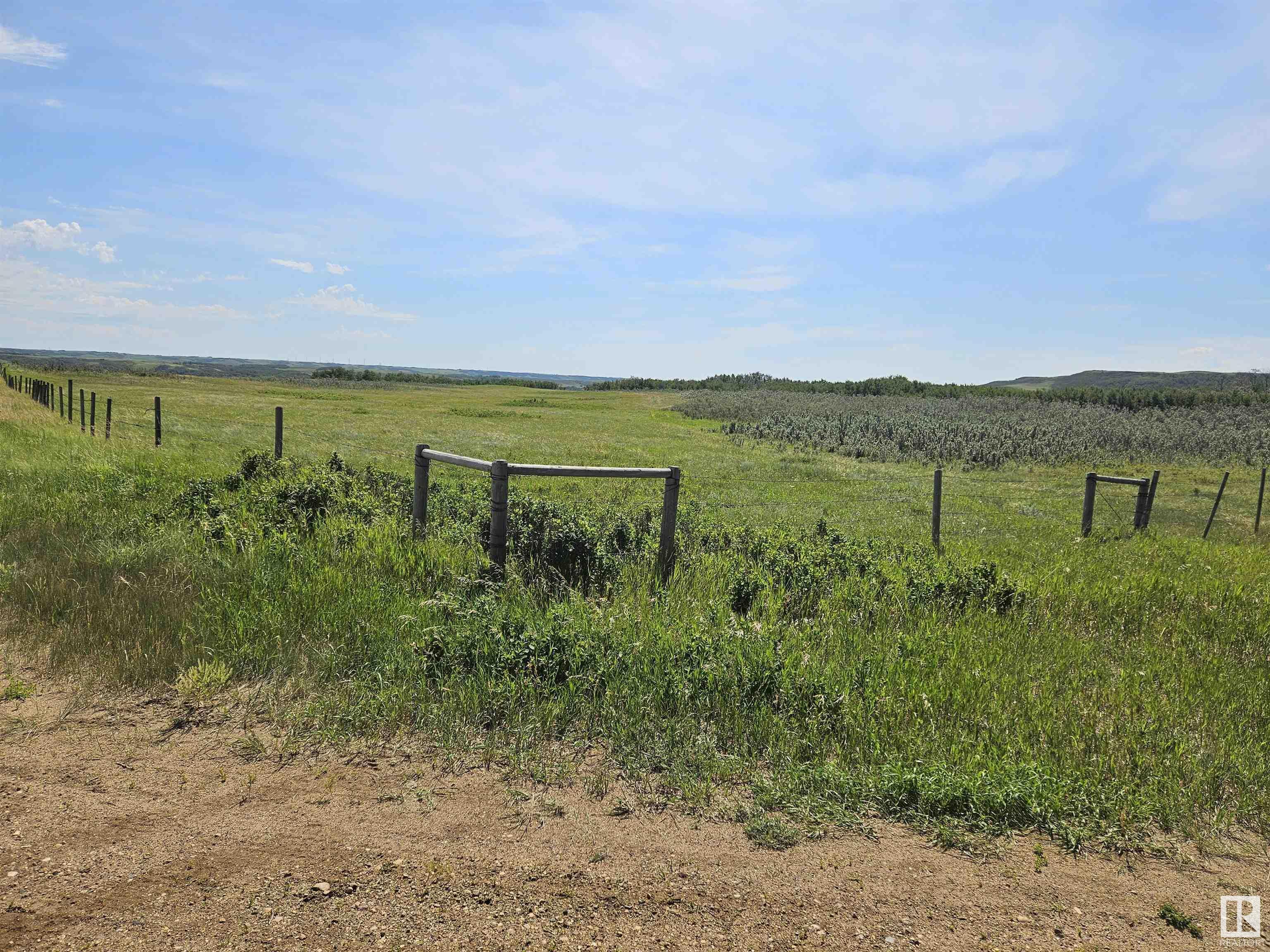 Property Photo:  NE-35-41-10-W4  AB T0B 1V0 