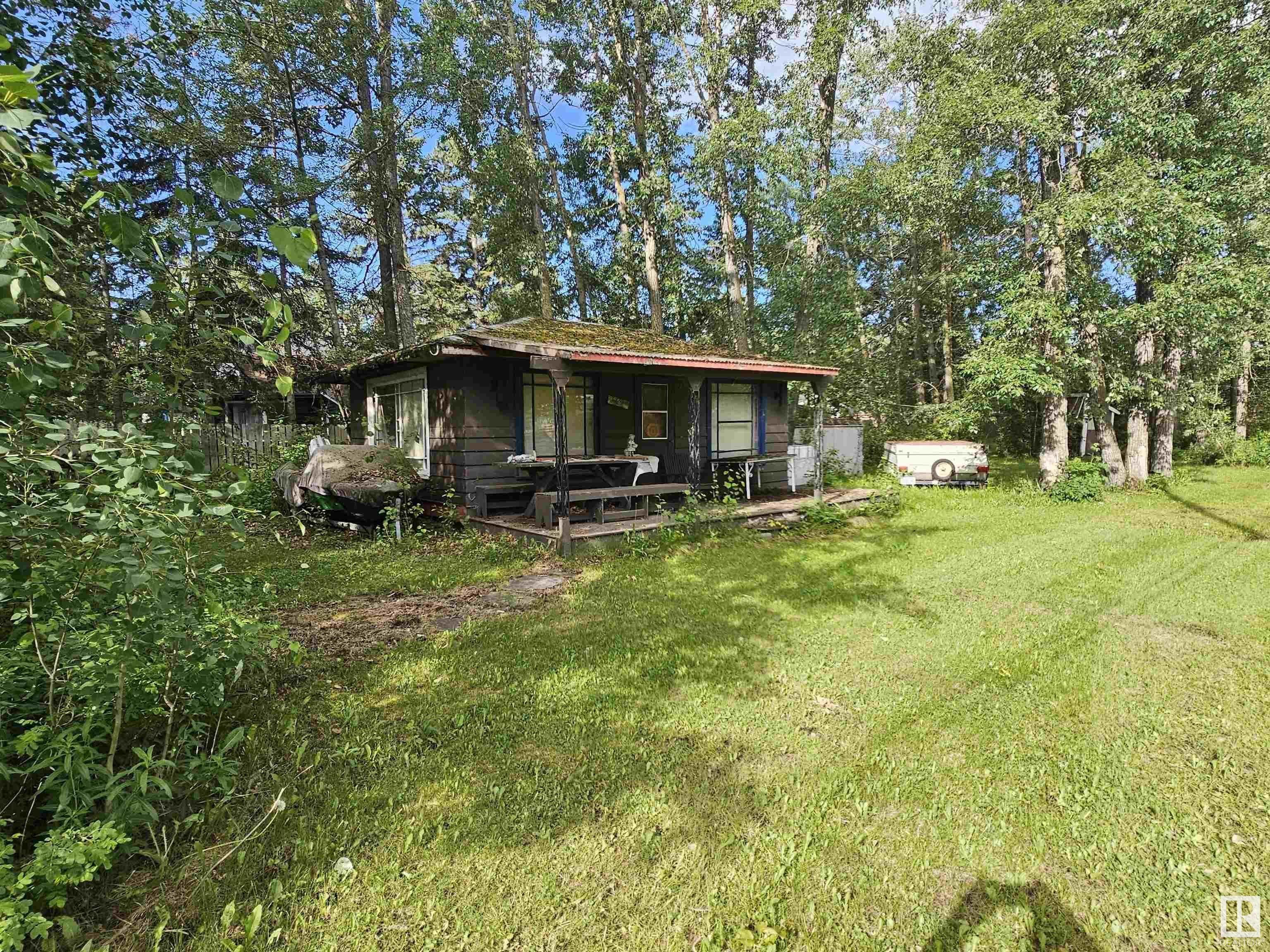 Photo de la propriété: 5220 48 Avenue AB T0E 0A0