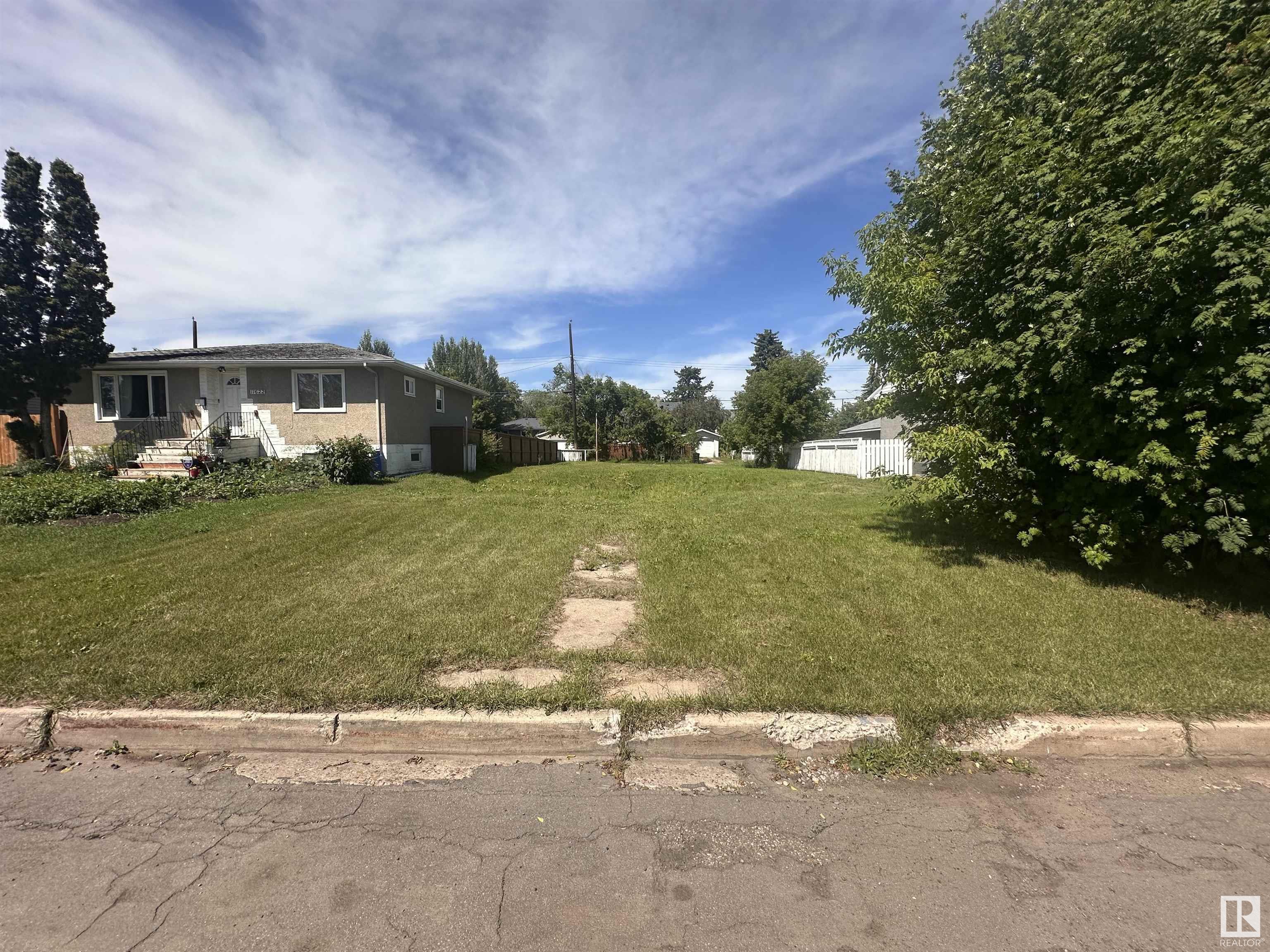 11618 & 11620 111 Avenue NW  Edmonton AB T5G 0E1 photo