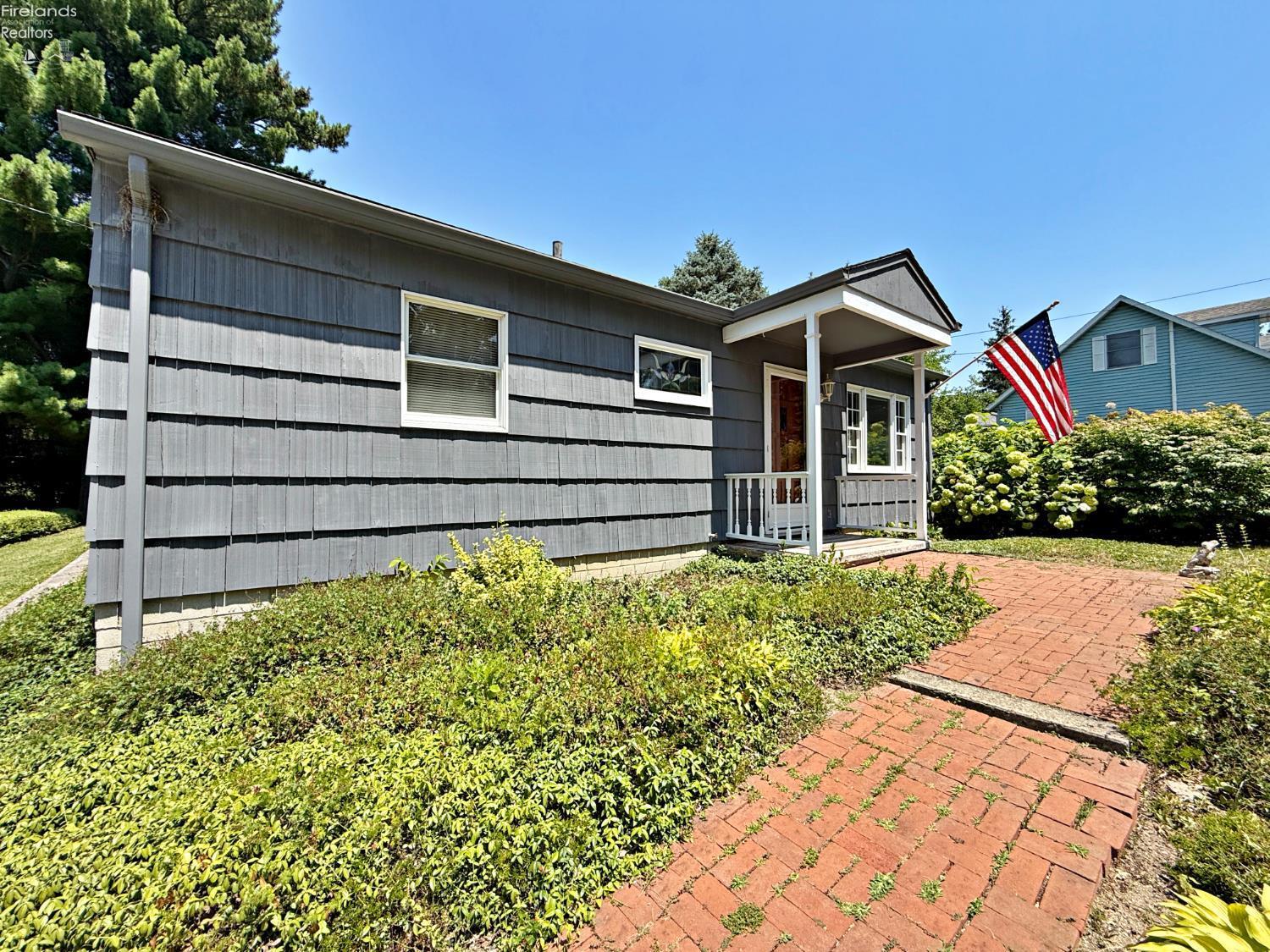 Property Photo: 185 E Van Meter OH 44883