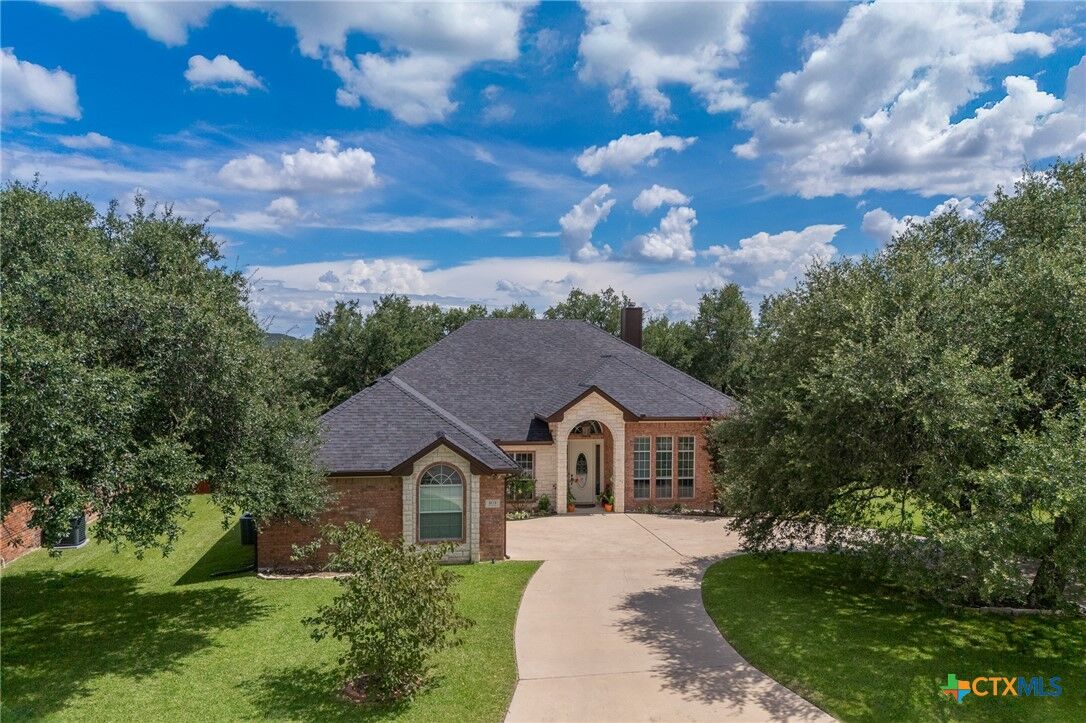 Property Photo: 404 Prospector Trail TX 76548