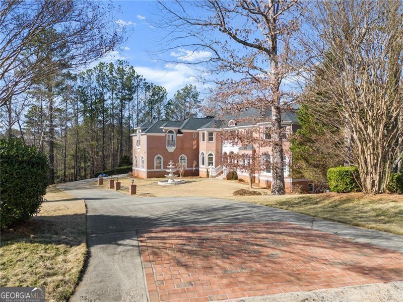 Property Photo: 10 Clubb Court GA 30005