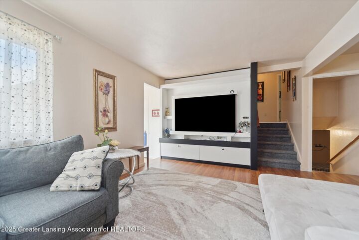 Property Photo:  6029 Ellendale Drive  MI 48911 