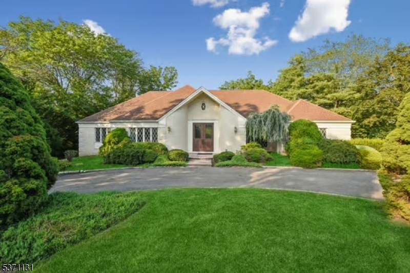 Property Photo: 14 Post Ln NJ 07039