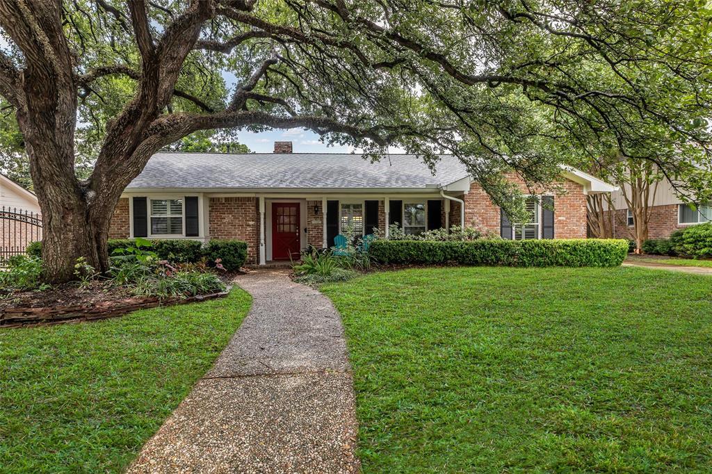 Property Photo: 10023 Ella Lee Lane TX 77042