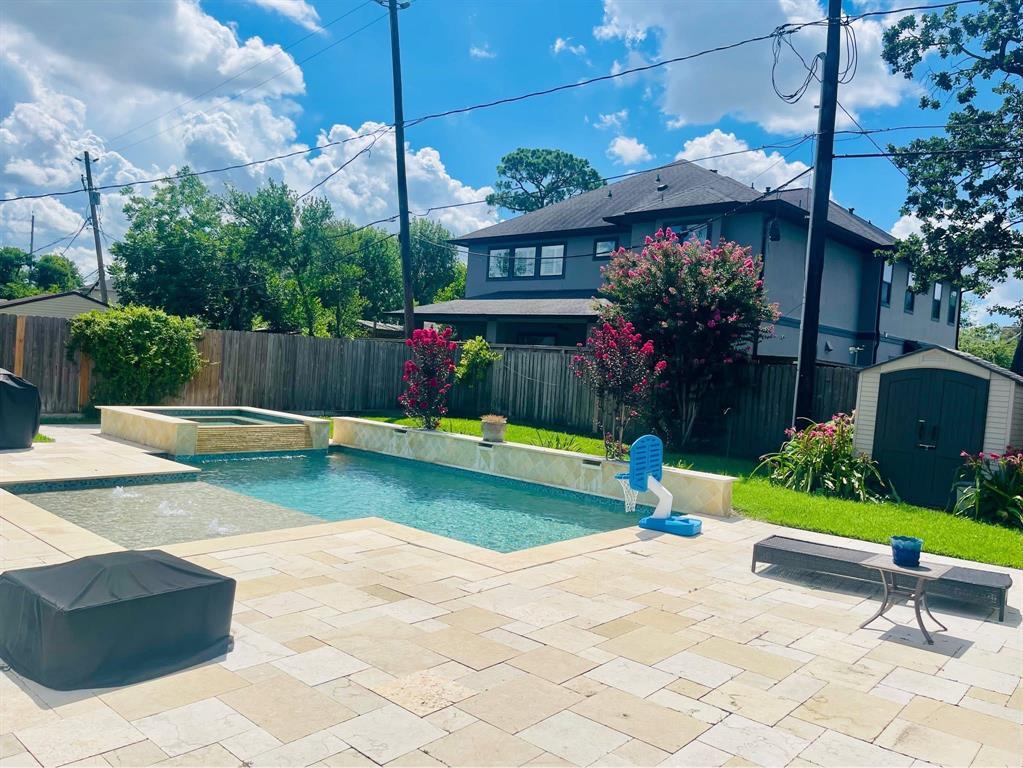 Property Photo: 1511 Thornton Road TX 77018
