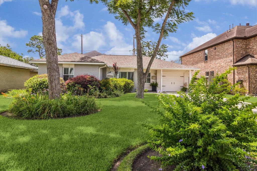 Property Photo: 1511 Thornton Road TX 77018