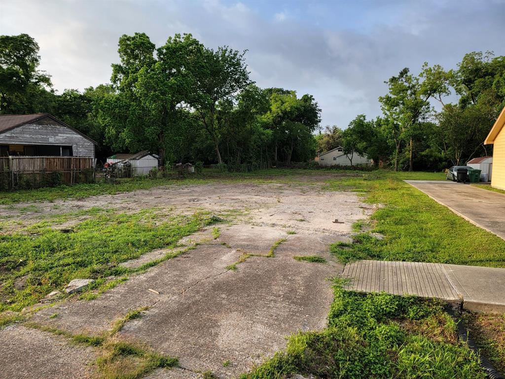 Property Photo: 5320 Carmen Street TX 77033