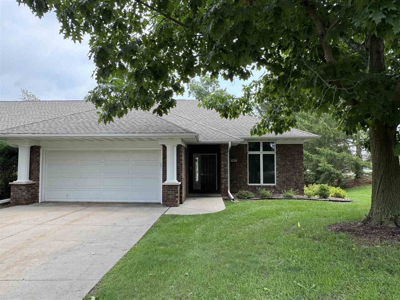 502 Larch Ln  Iowa City IA 52245 photo