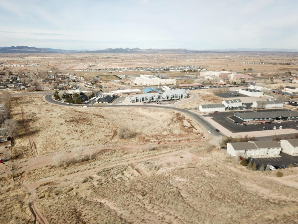 Property Photo: 1700 N Wedgewood Ln UT 84721