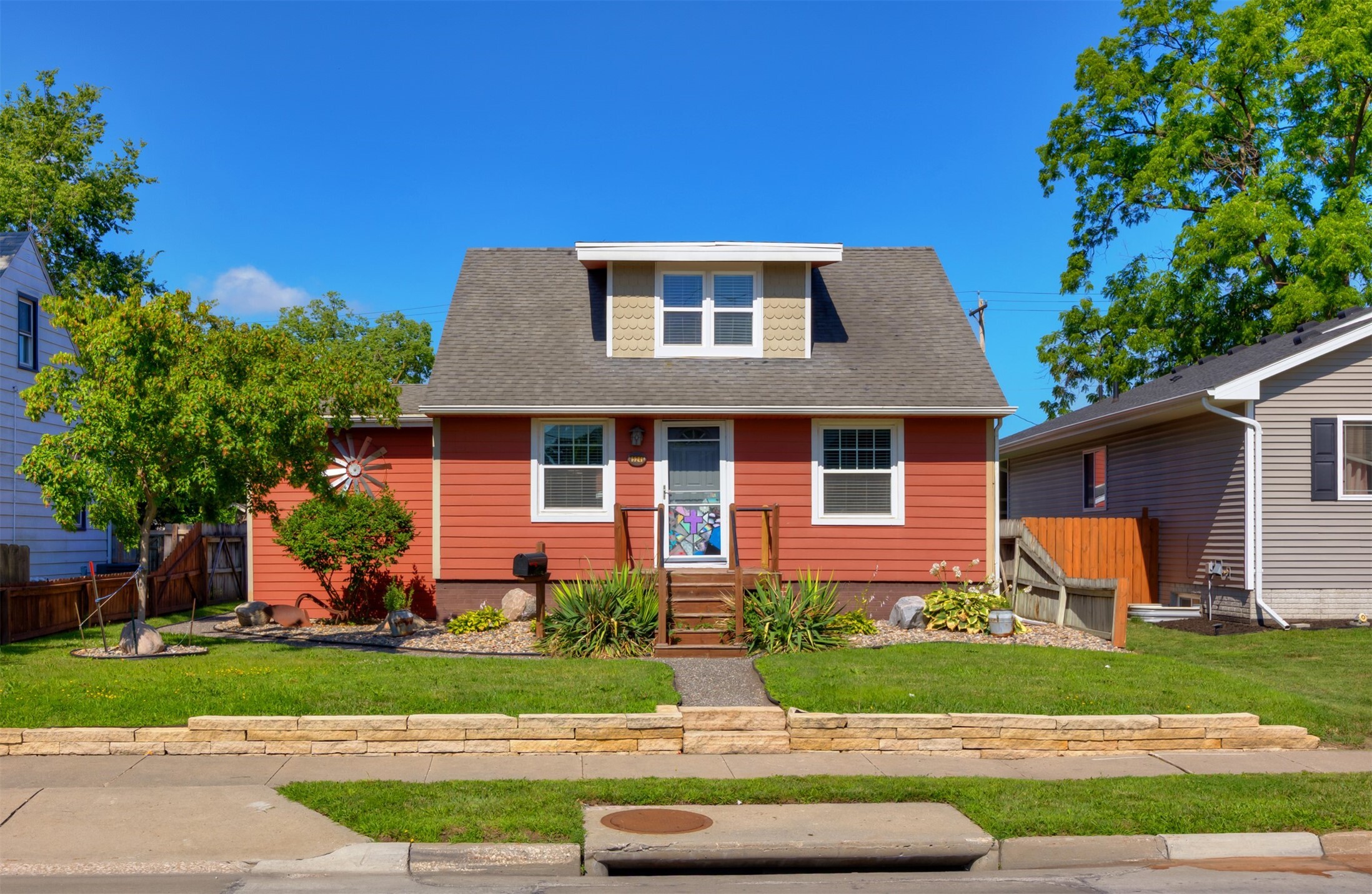 Property Photo:  524 1st Street  IA 50265 
