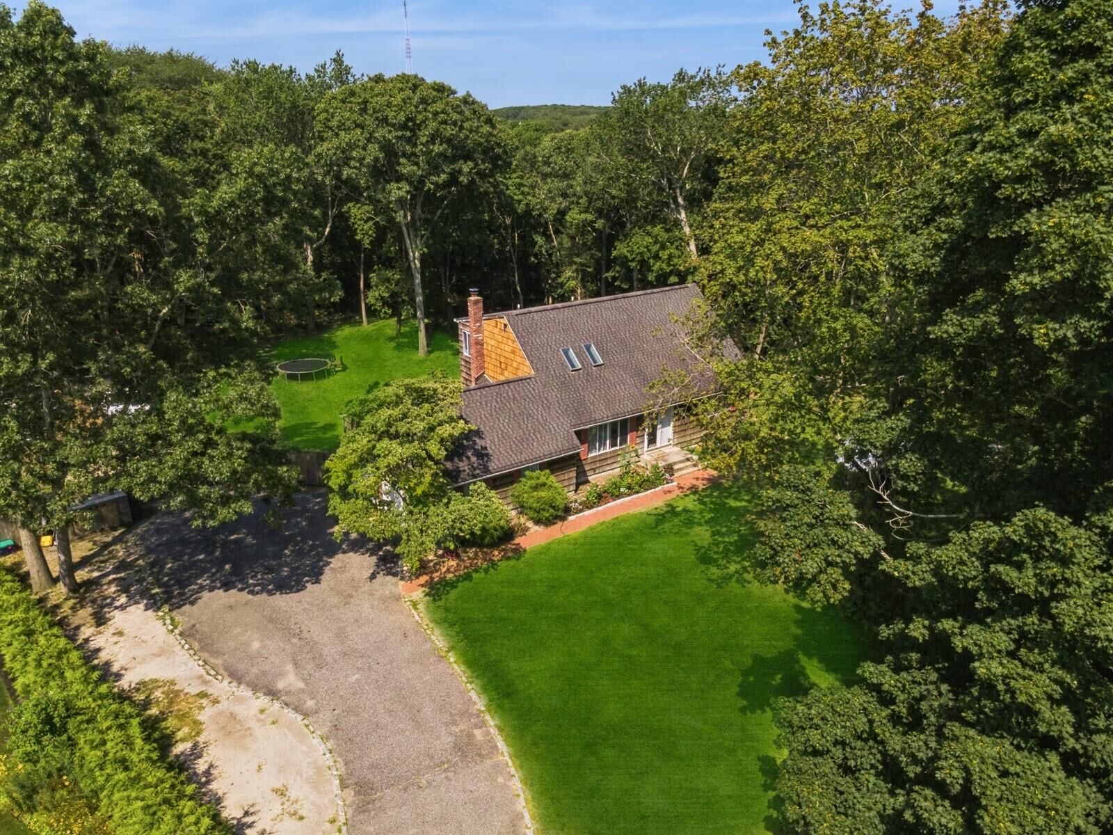Property Photo:  65 Fox Run Lane  NY 11901 