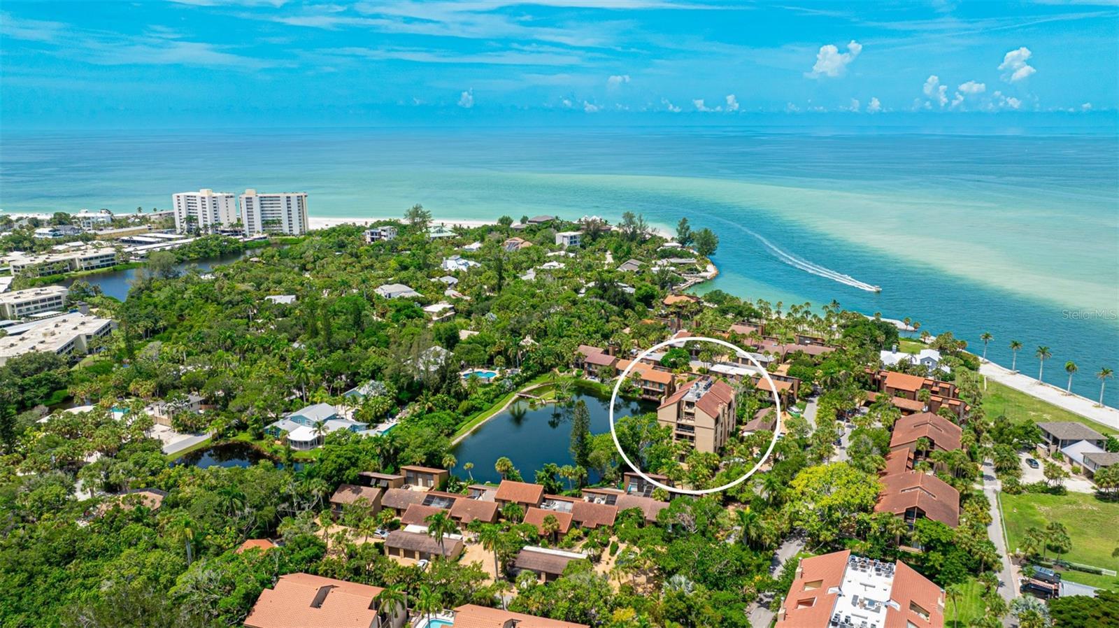 Property Photo:  22 Sandy Cove Road 10-5W  FL 34242 