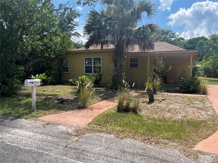 Property Photo: 1250 Kenard Street FL 32168