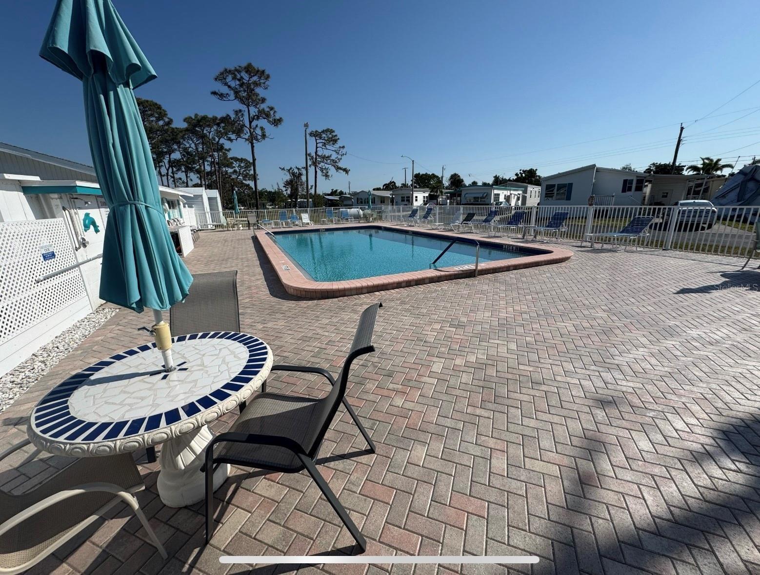 Property Photo: 218 W Outer Drive FL 34285