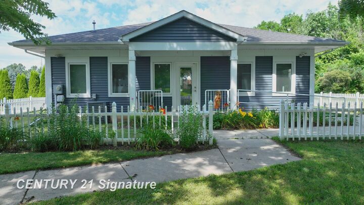 Property Photo: 1441 E Maple Avenue MI 48529