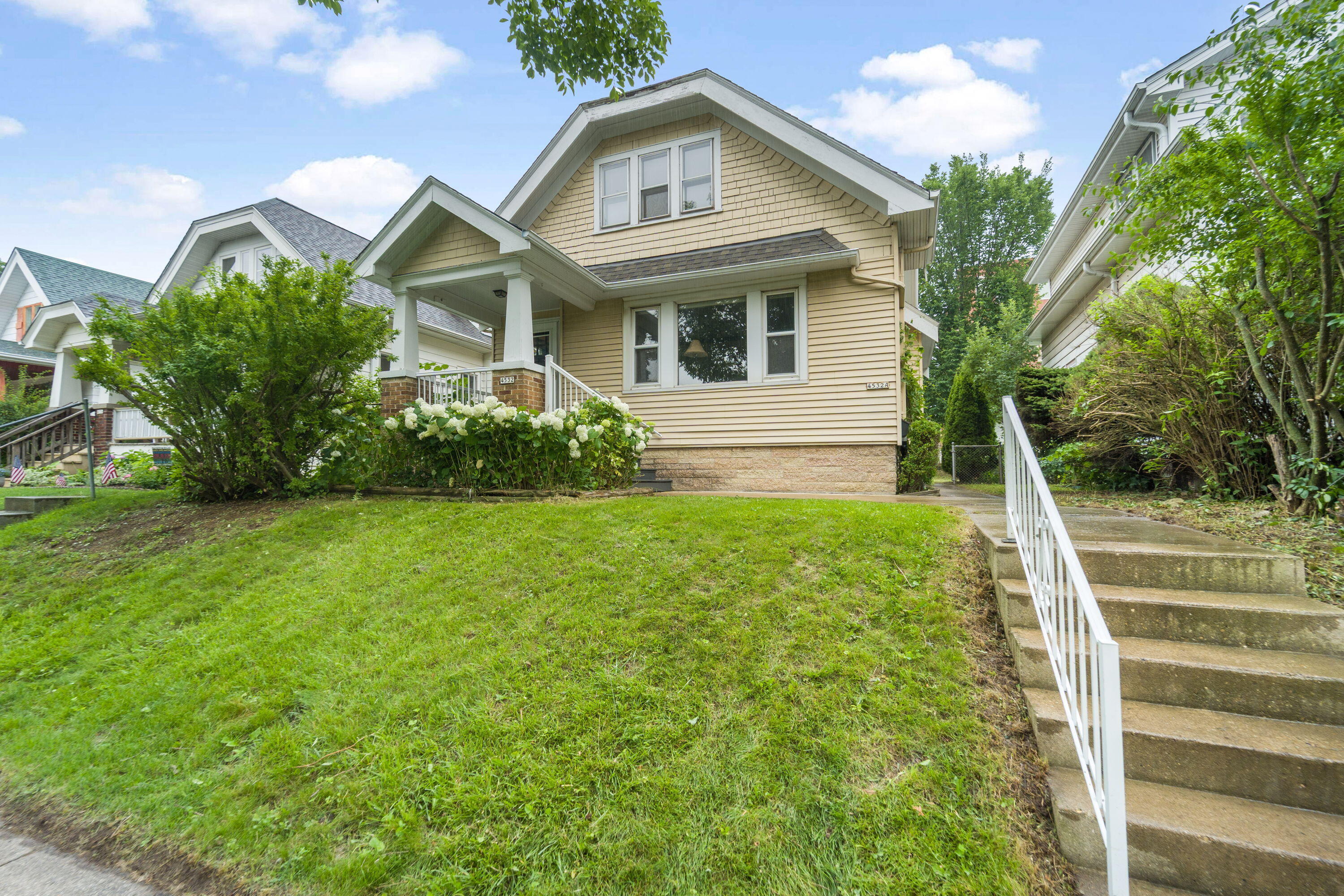 Property Photo: 4532 N Bartlett Ave 4532A WI 53211