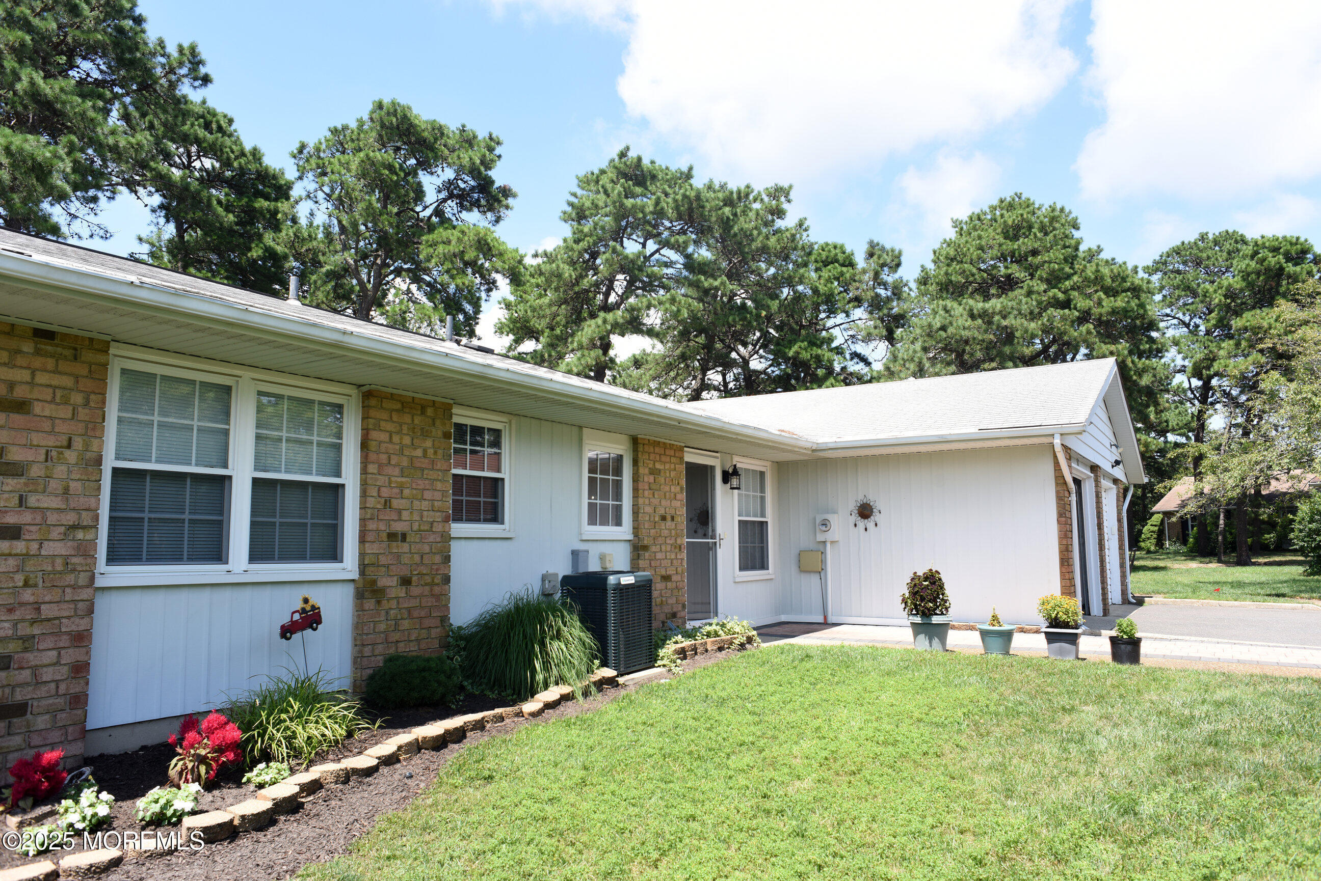 Property Photo:  8B Cambridge Circle  NJ 08759 