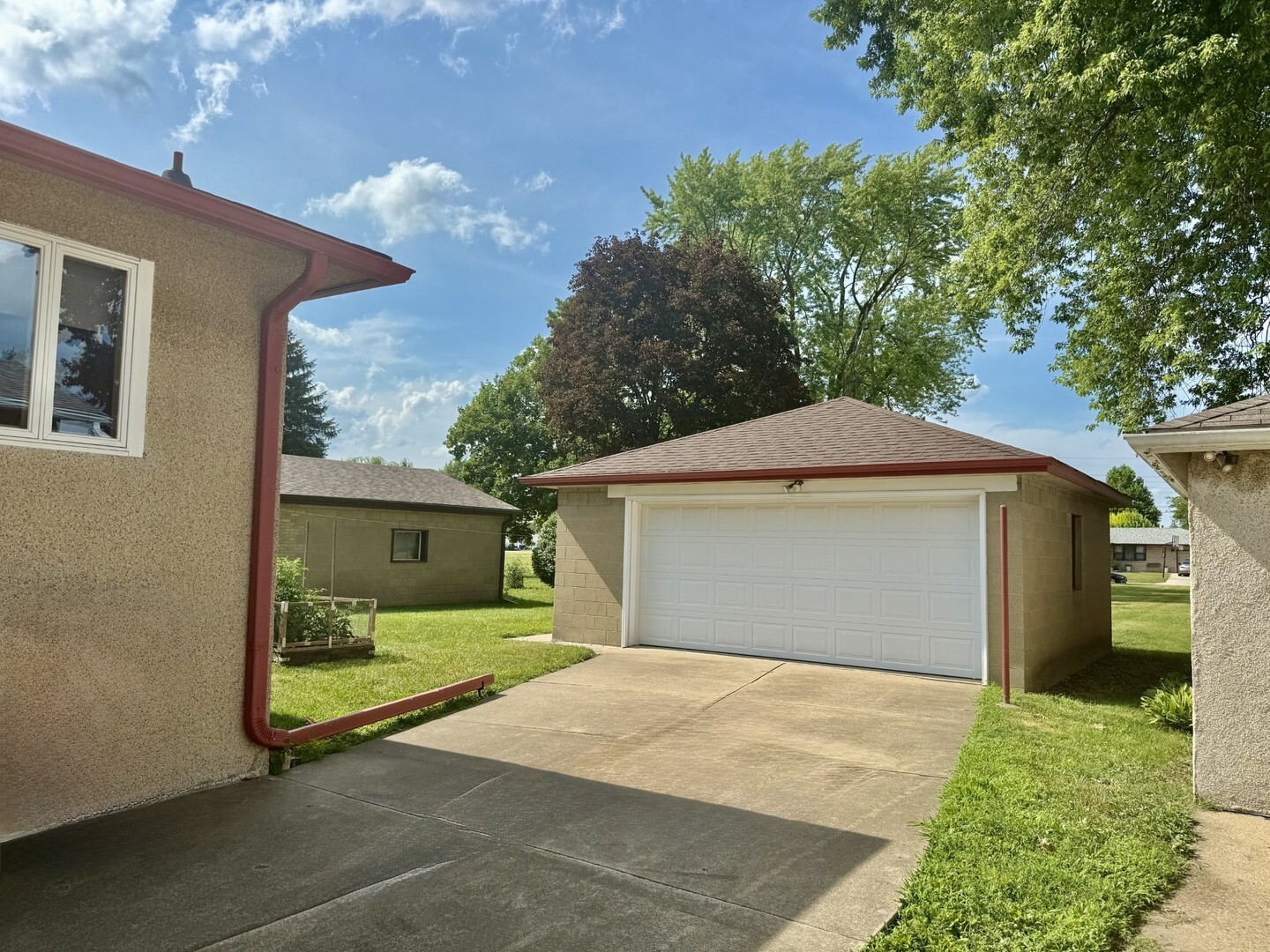 Property Photo: 505 Garfield Avenue IL 61301