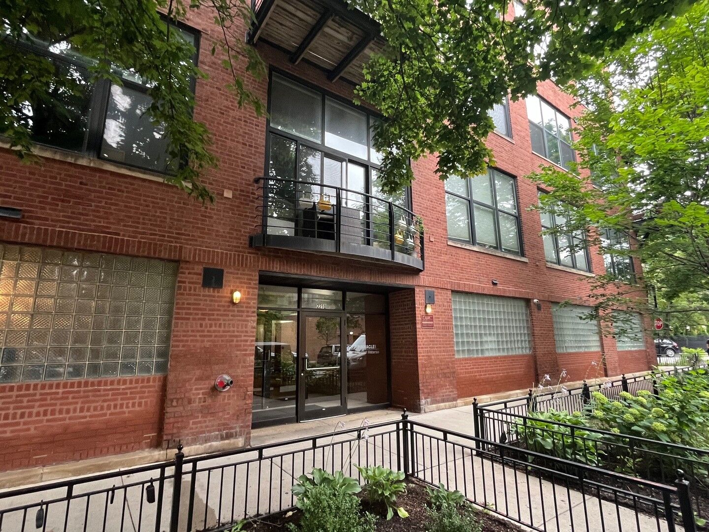 Property Photo:  2210 W Wabansia Avenue 302  IL 60647