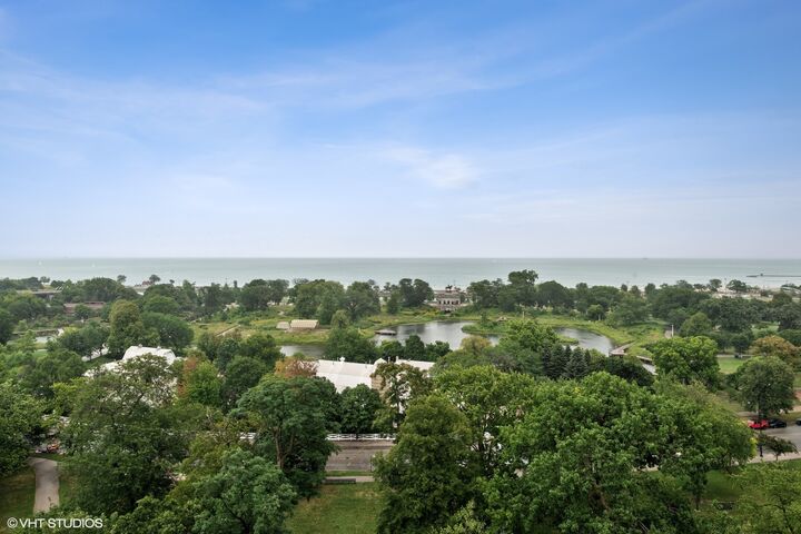 Property Photo: 1850 N Clark Street 1501 IL 60614