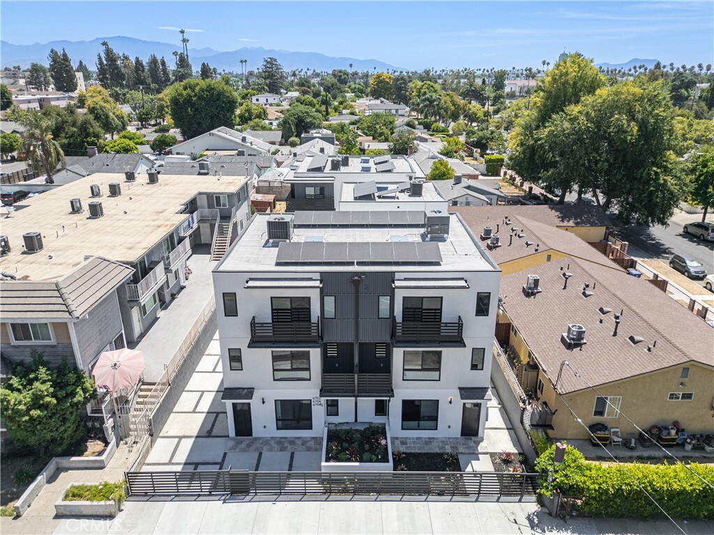 Property Photo: 6704 Kester Avenue CA 91405