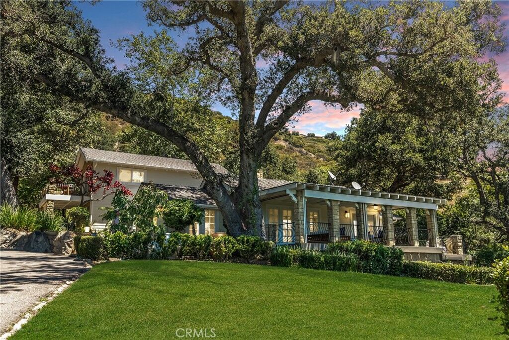 Property Photo: 2289 Hermitage Road CA 93023