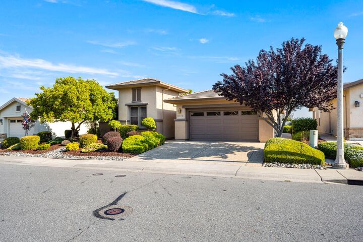 Property Photo:  2472 Kingfisher Lane  CA 95648 