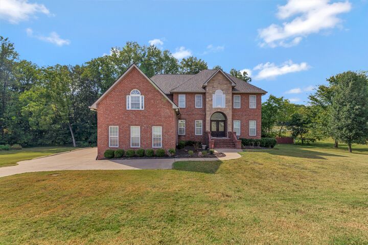 Property Photo:  1033 Valleydale Ave  TN 37049