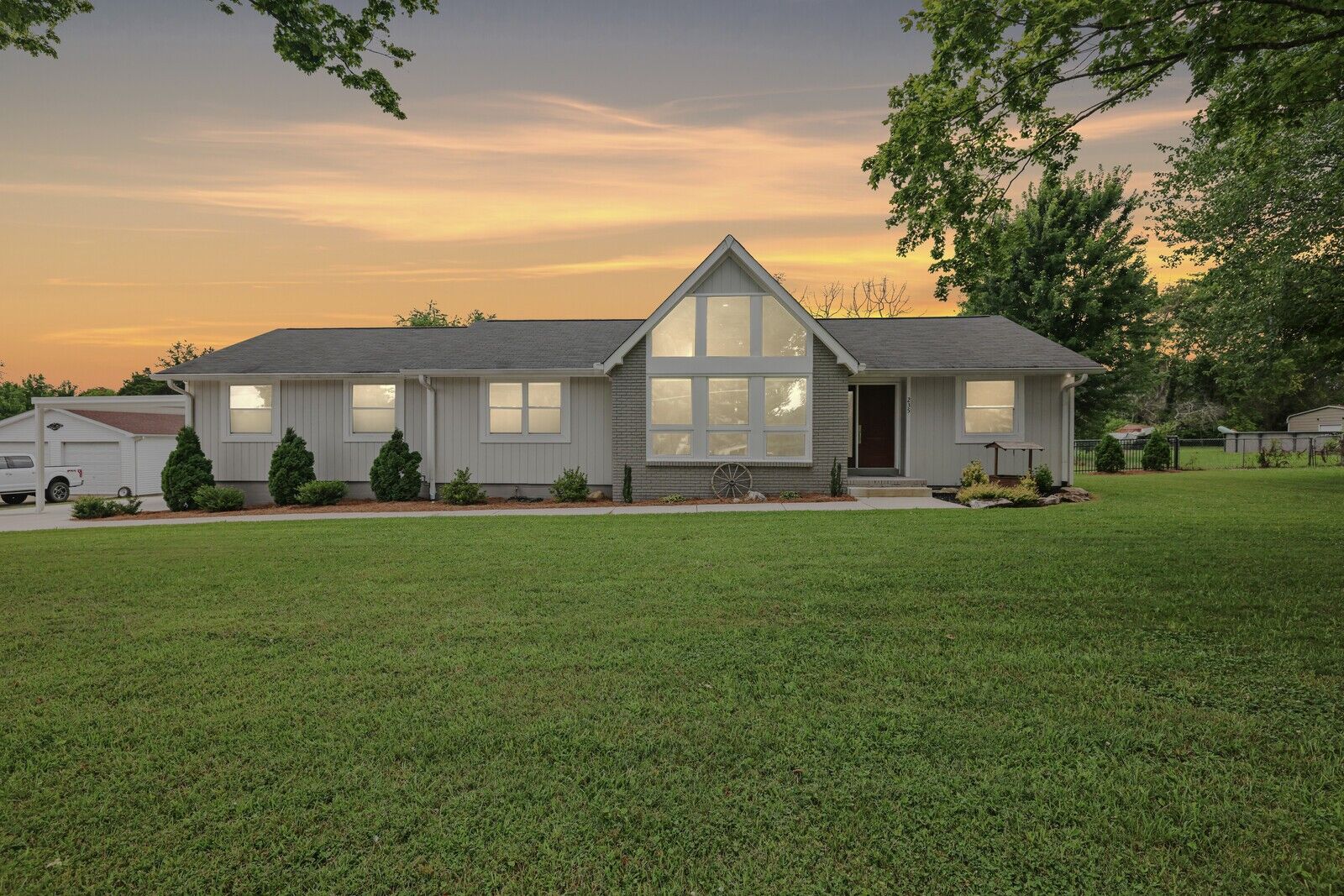 Property Photo: 235 Austin Dr TN 37148