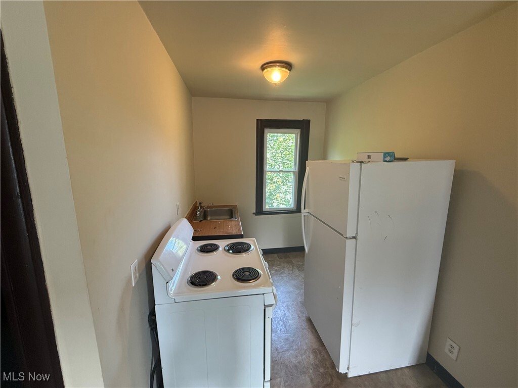 Property Photo:  1355 Addison Road 4  OH 44103 