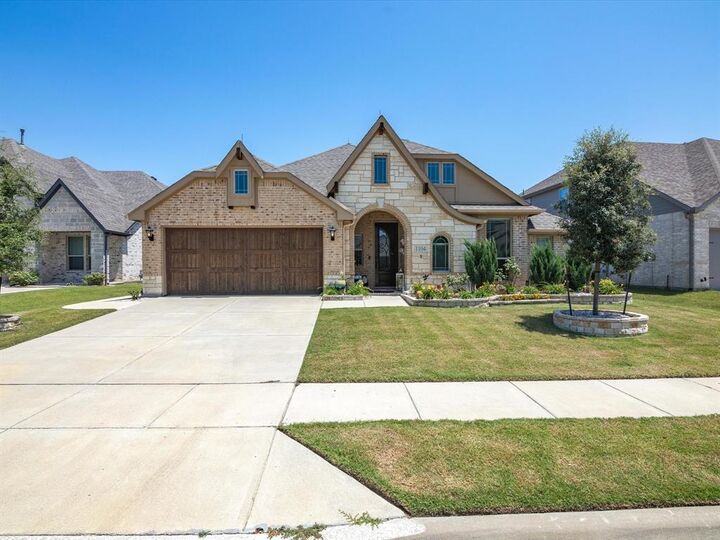 Property Photo: 1104 Canterbury Lane TX 75126