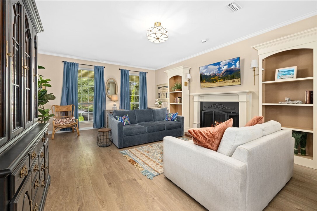 Property Photo:  3102 SW Orchard Way  AR 72712 
