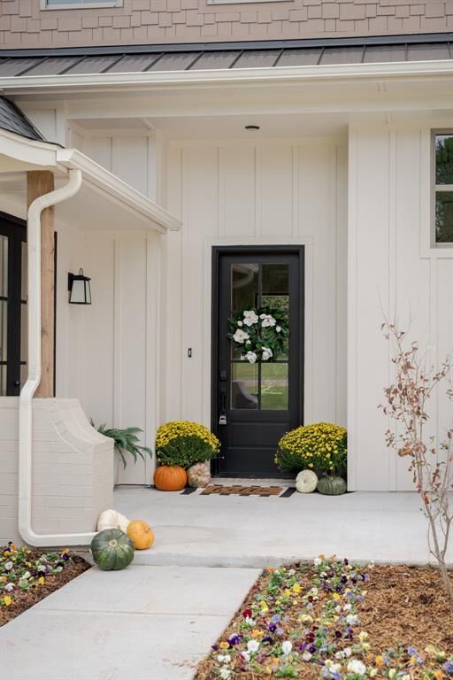 Property Photo:  400 Old Creek Road  OK 73034