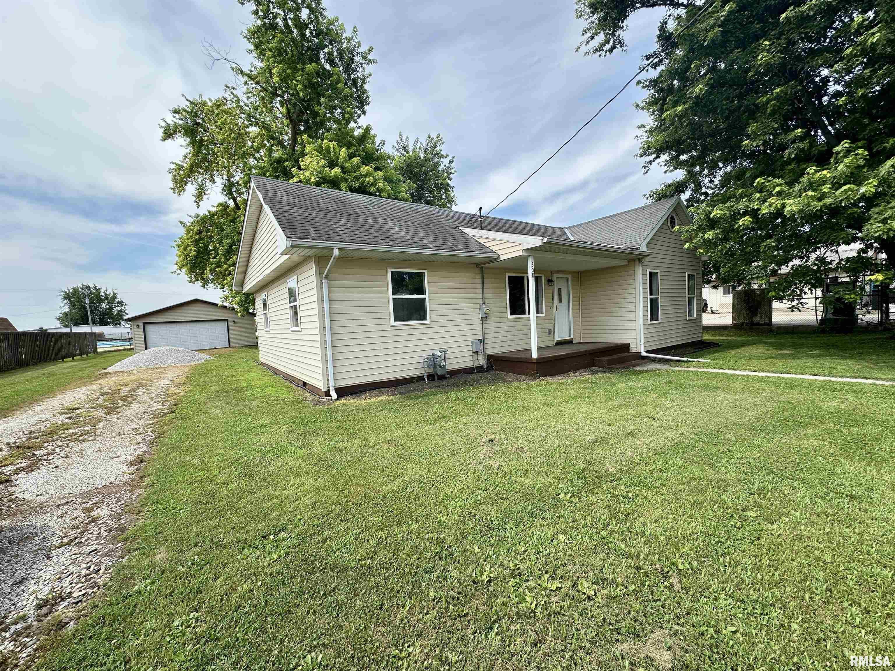 Property Photo: 308 E 1st Street IL 61733