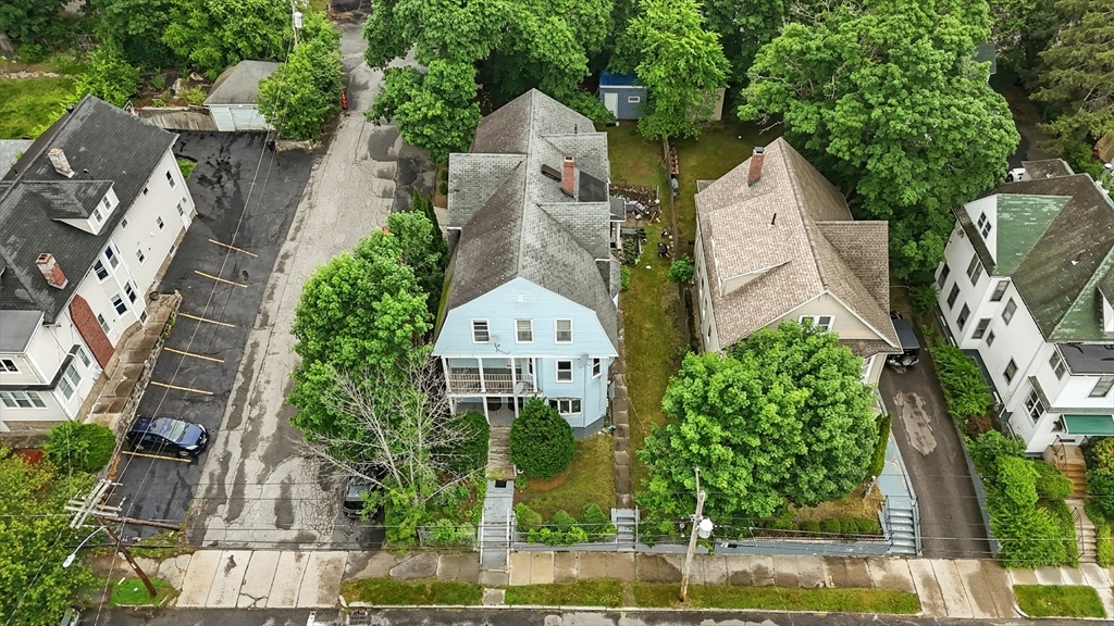 Property Photo:  10 Holland Rd  MA 01603 